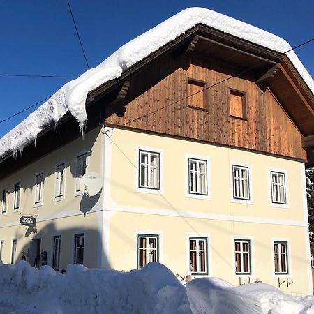 Haus 26 Weissbriach Bed & Breakfast Exterior photo