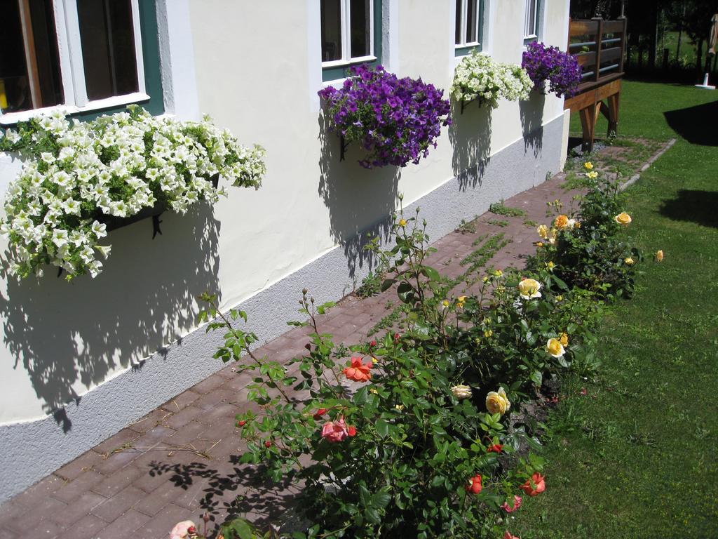 Haus 26 Weissbriach Bed & Breakfast Exterior photo